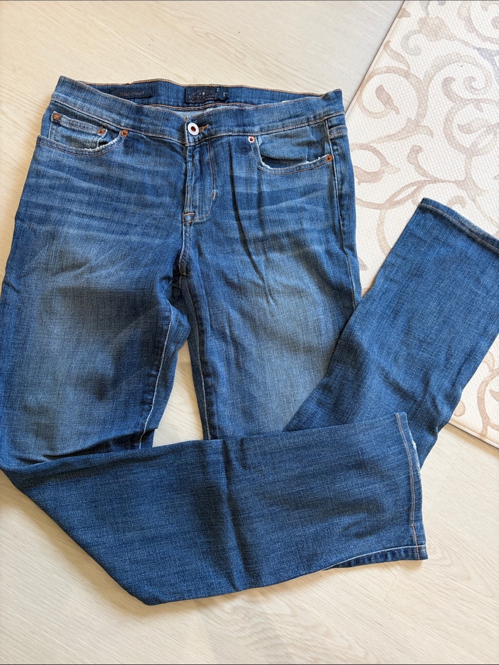 Lucky brand sweet straight 6/28R